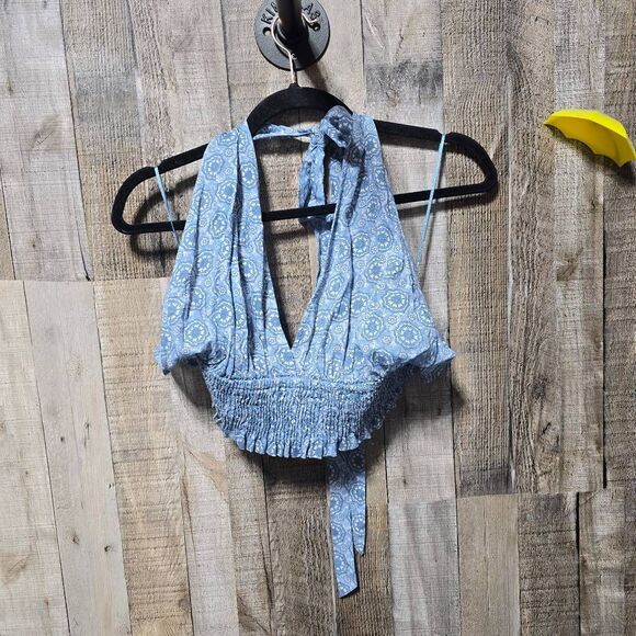 Aqua Blue Medallian Print Smocked Halter Crop Top NWOT - Picture 2 of 4